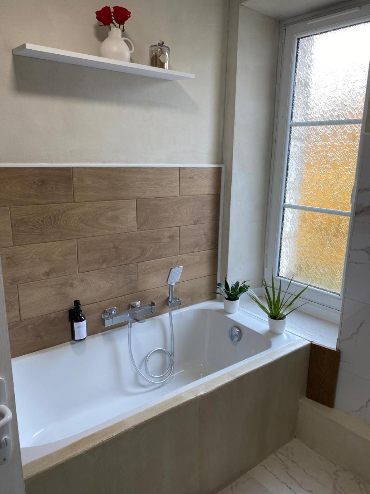Chambre Familiale Independante Avec Salle De Bain Privee 普瓦捷 外观 照片