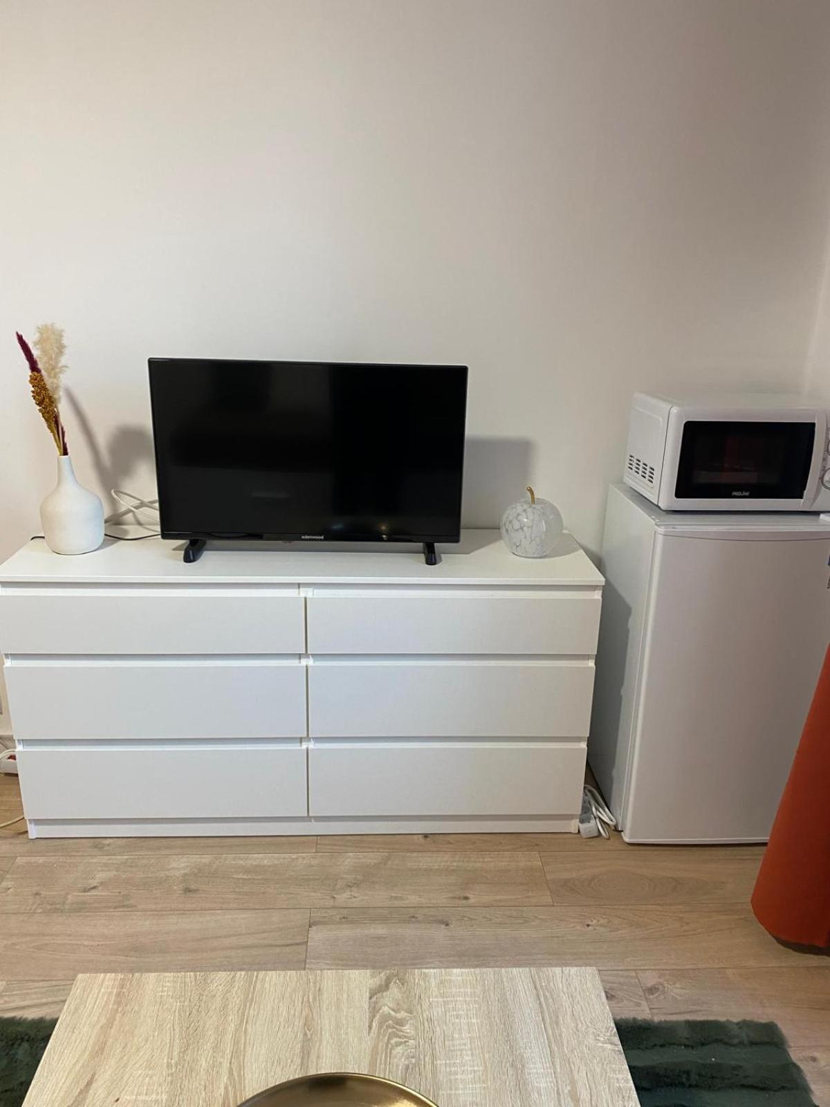 Chambre Familiale Independante Avec Salle De Bain Privee 普瓦捷 外观 照片