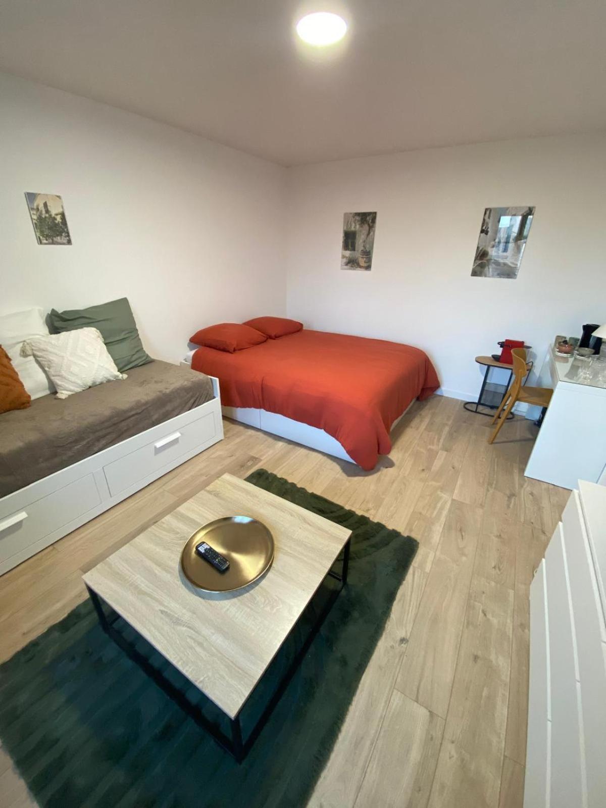 Chambre Familiale Independante Avec Salle De Bain Privee 普瓦捷 外观 照片